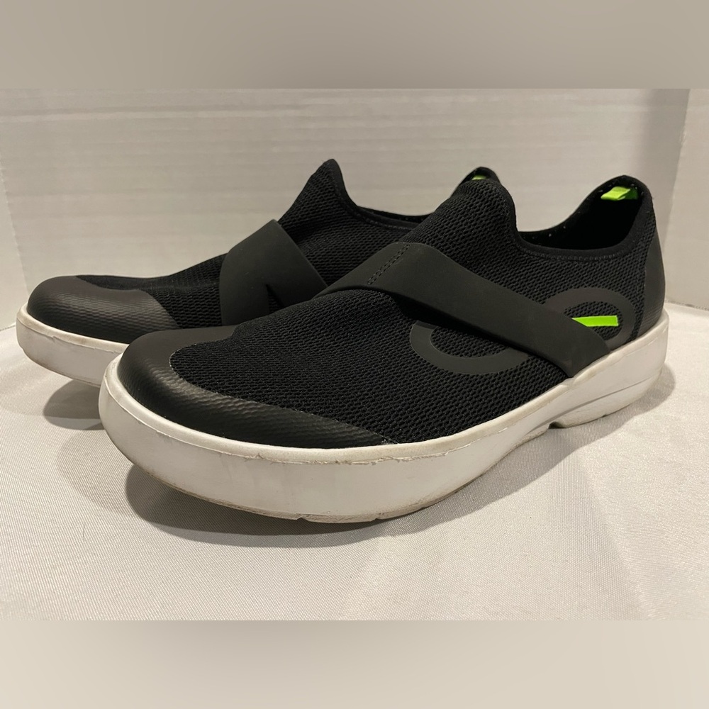OOFOS Men's Black White OOmg Mesh Low Shoe Slip On Sneakers Size 11